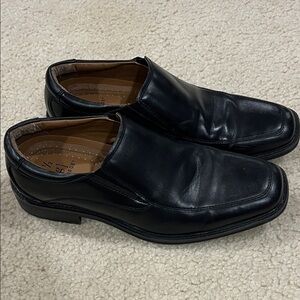 Men's Black slip on dress shoes 7.5